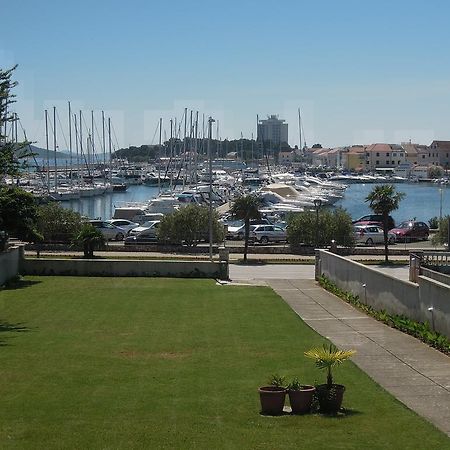 Apartment And Rooms Villa Kolonada Βόντιτσε Εξωτερικό φωτογραφία
