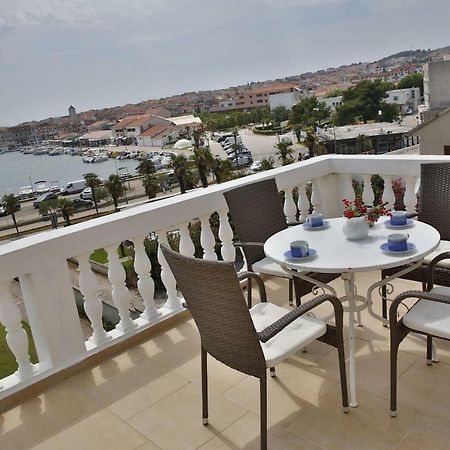 Apartment And Rooms Villa Kolonada Βόντιτσε Εξωτερικό φωτογραφία