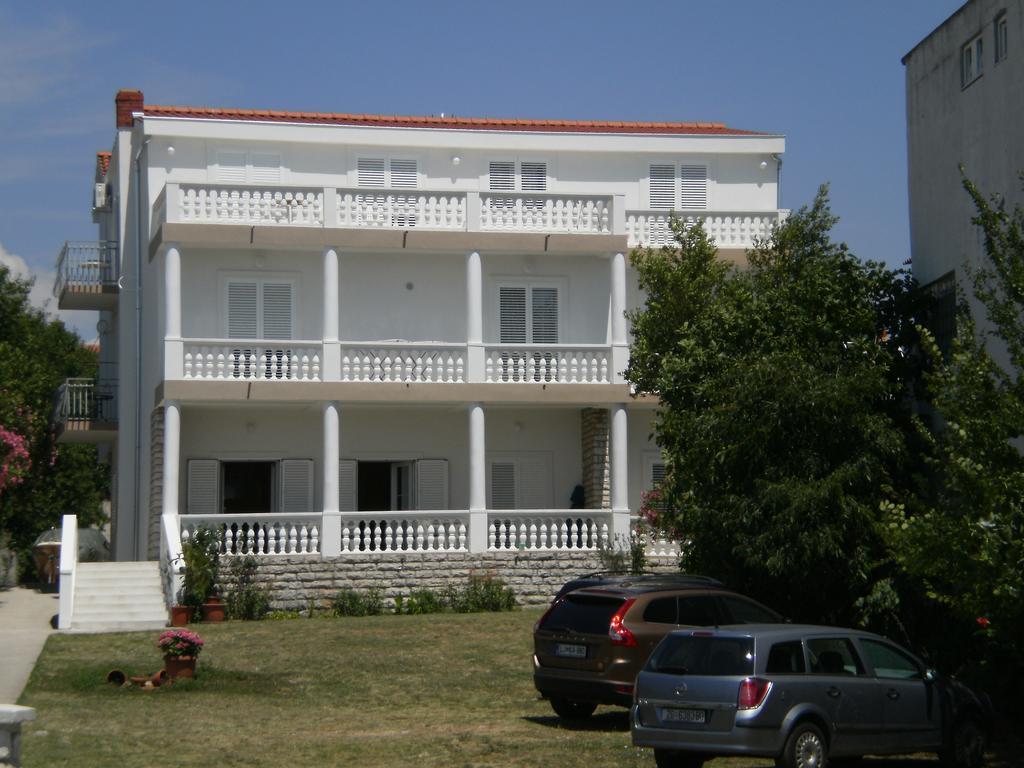 Apartment And Rooms Villa Kolonada Βόντιτσε Εξωτερικό φωτογραφία