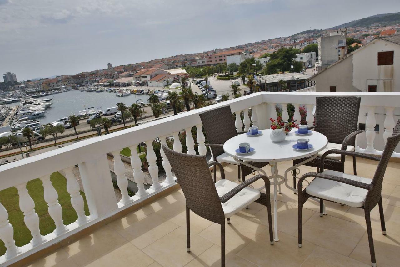 Apartment And Rooms Villa Kolonada Βόντιτσε Εξωτερικό φωτογραφία