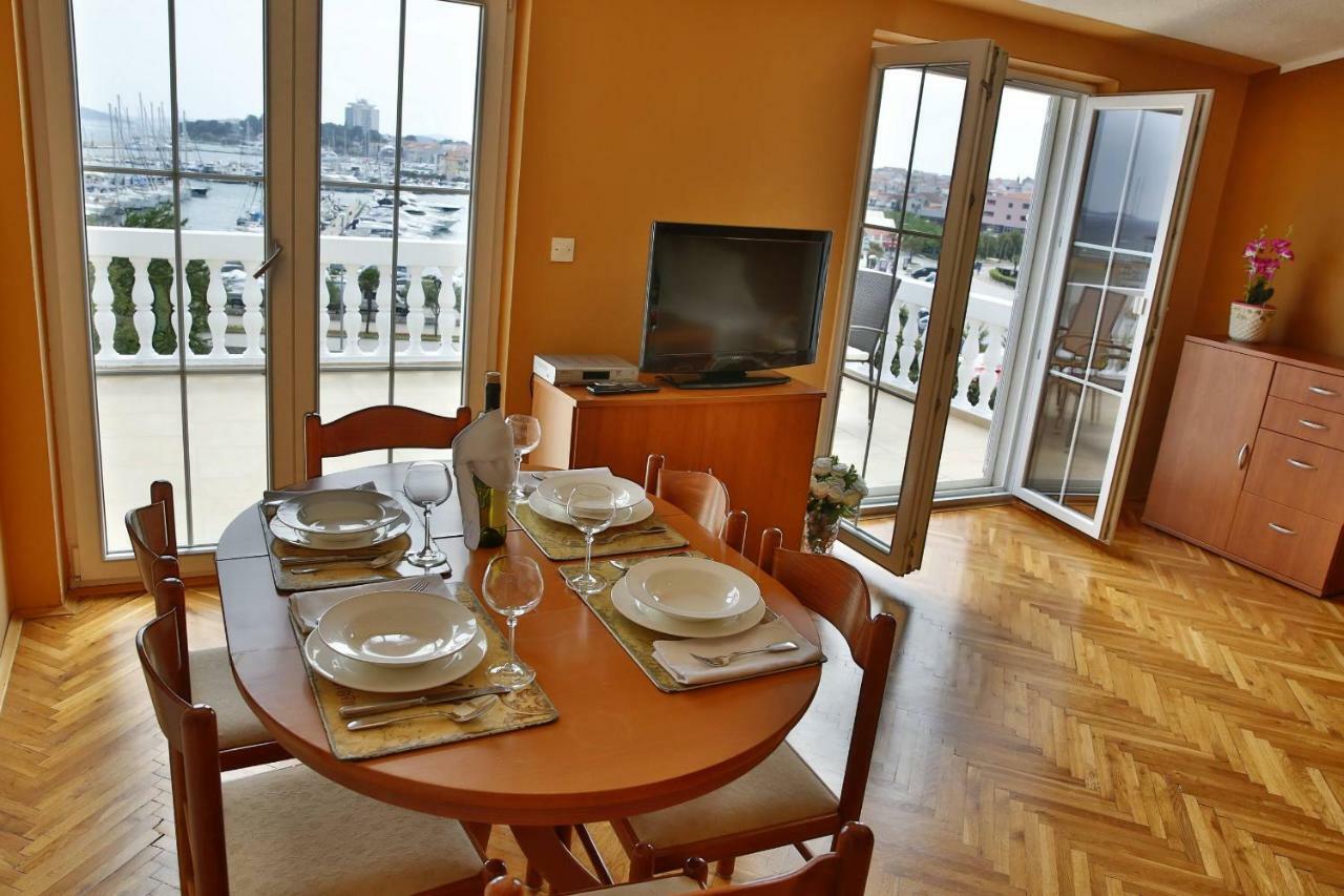 Apartment And Rooms Villa Kolonada Βόντιτσε Εξωτερικό φωτογραφία