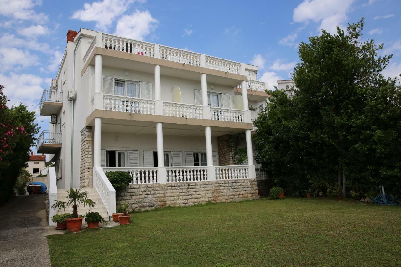 Apartment And Rooms Villa Kolonada Βόντιτσε Εξωτερικό φωτογραφία