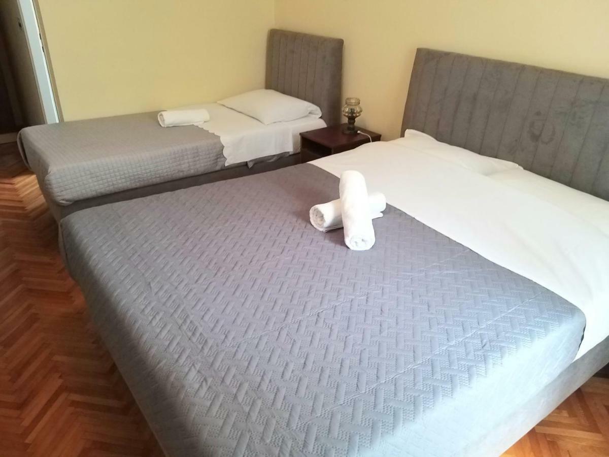 Apartment And Rooms Villa Kolonada Βόντιτσε Εξωτερικό φωτογραφία